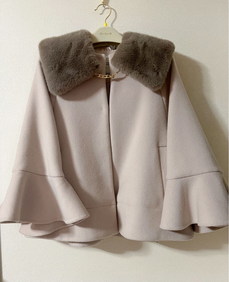 ジャケット・アウター herlipto ConvertibleFaux FurTippetCoat