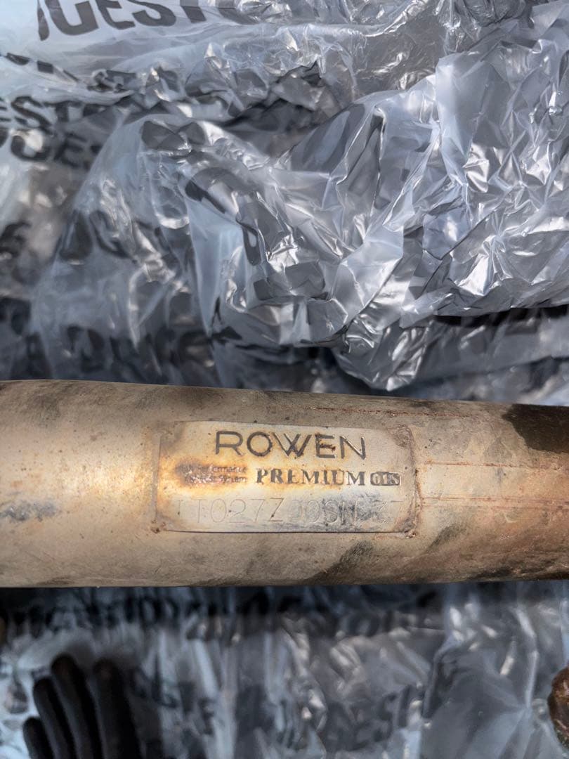 タンク　トール　ルーミー　トールカスタム　rowen マフラー