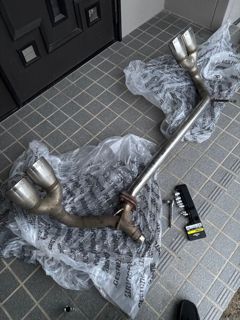 タンク　トール　ルーミー　トールカスタム　rowen マフラー