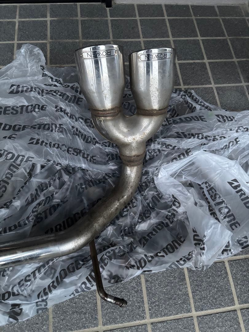 タンク　トール　ルーミー　トールカスタム　rowen マフラー