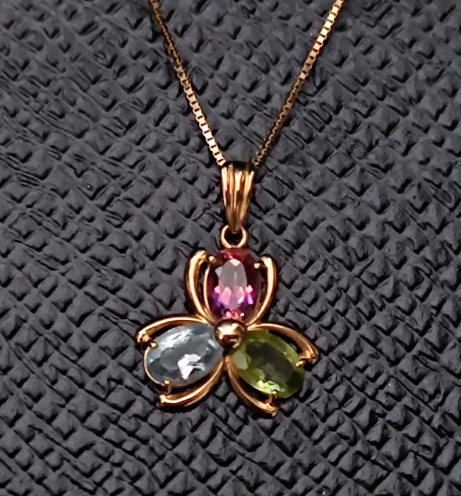 アクアマリン　ペリドット　ピンクスピルネル　　18金ネックレス