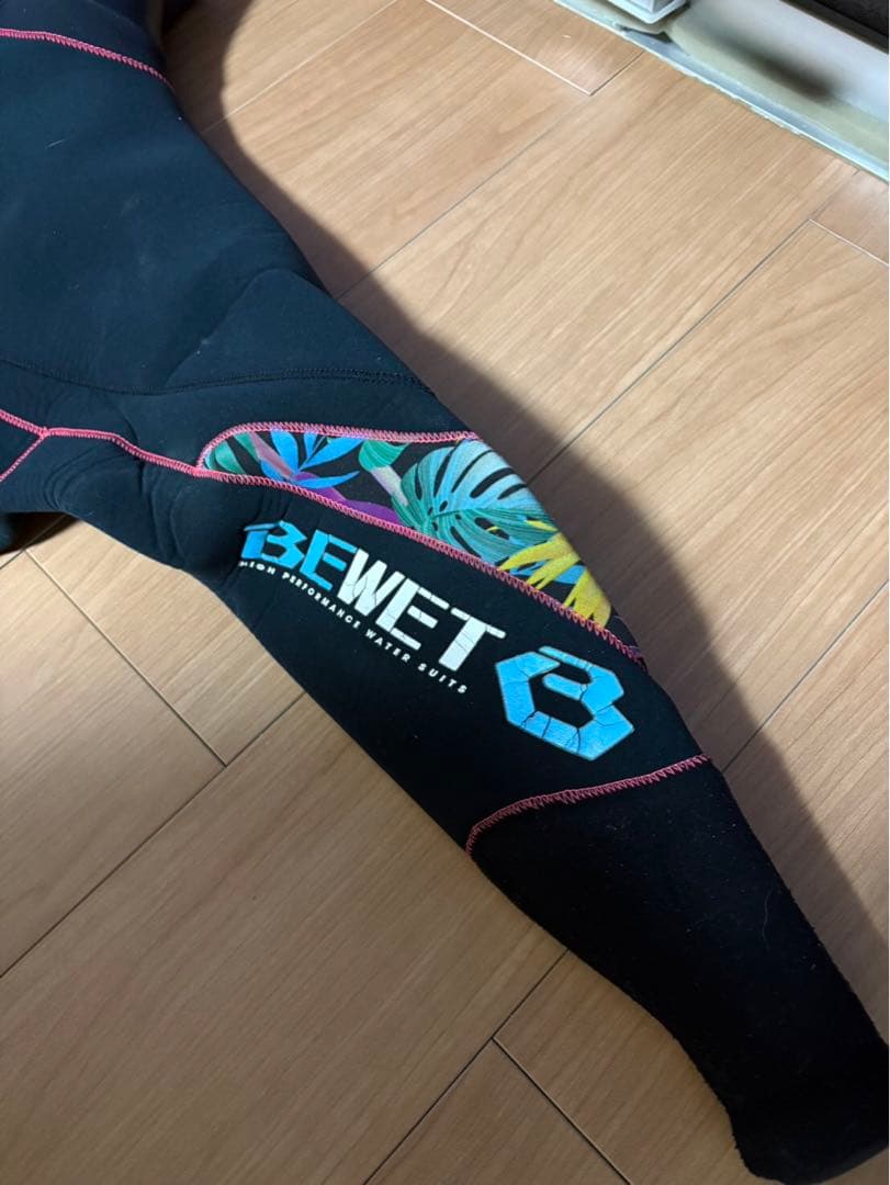 プ*須様 ビーウェットBEWET ドライスーツ レディース　スパイダー