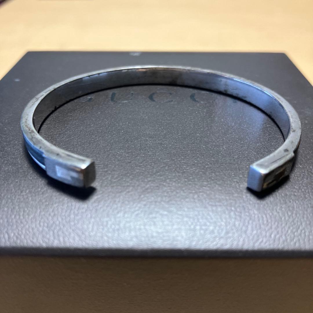 GUCCIバングル