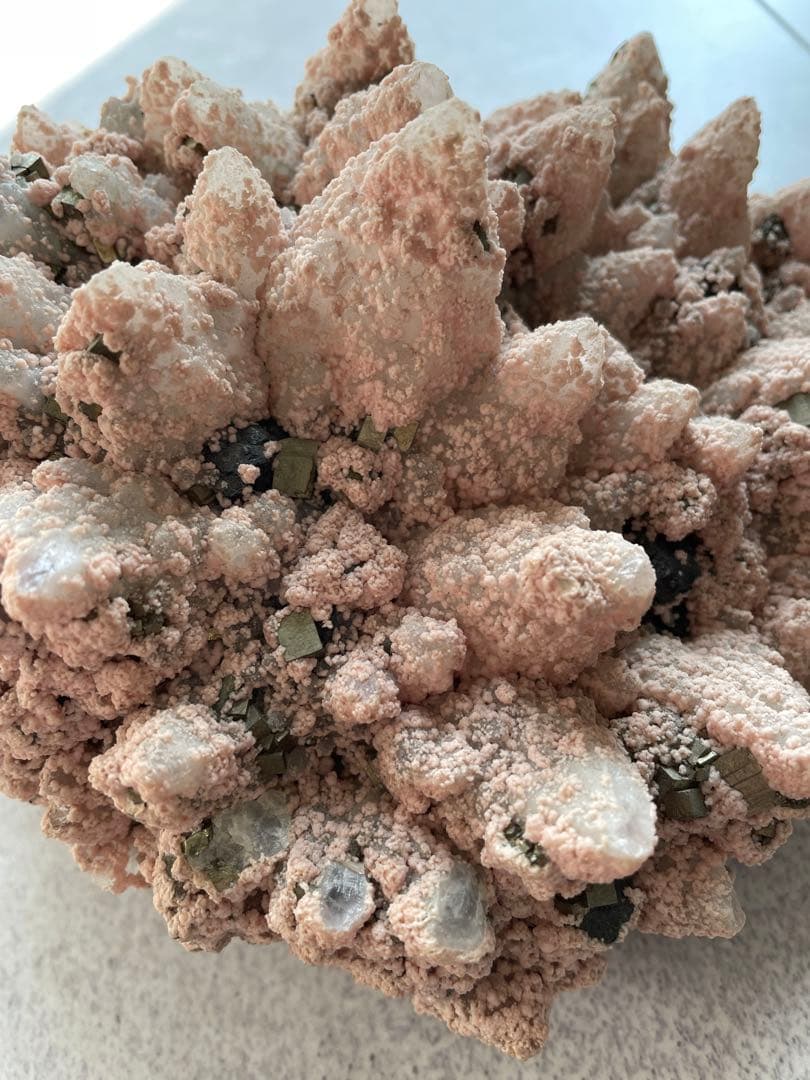 青森県尾太鉱山産　天然石約2.7㌔　ピンク　希少品