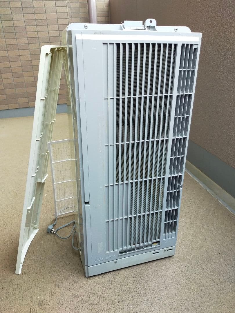 コロナ窓用エアコン 2018年製スリムデザイン　リモコン、窓枠付き