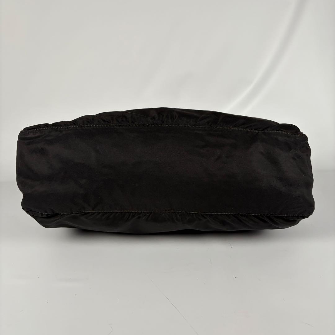 プラダ ナイロン 三角ロゴ ショルダーバッグ　ブラック