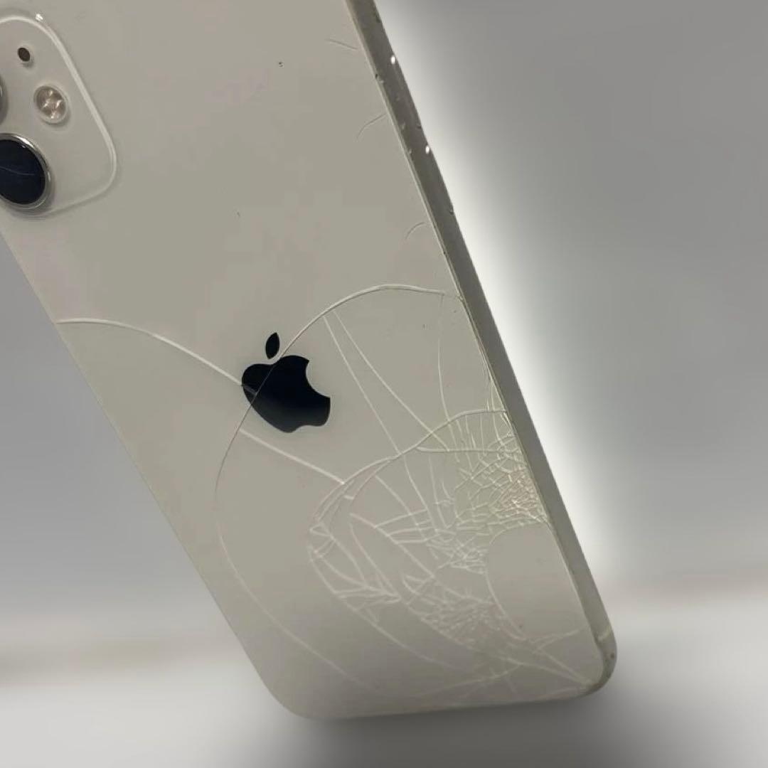 iPhone11 本体 64GB ひび割れあり
