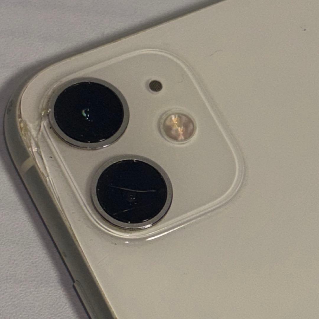 iPhone11 本体 64GB ひび割れあり