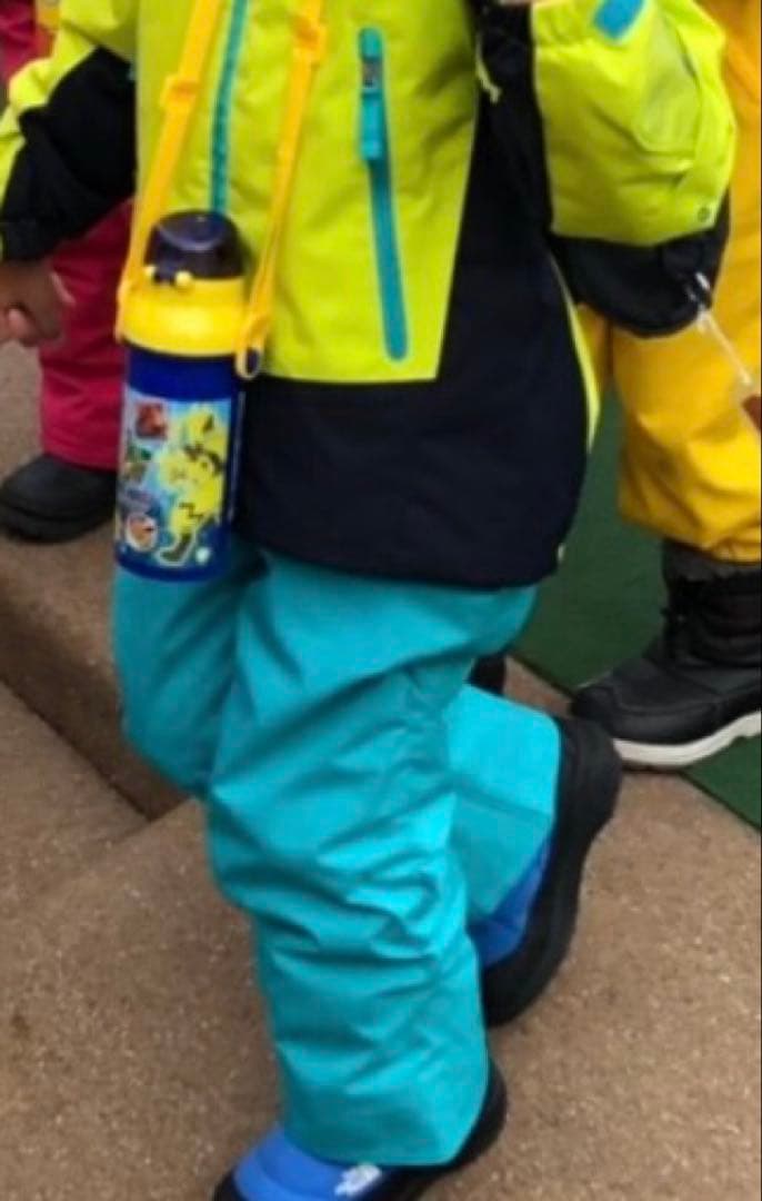 美品 DESCENTE デサント スキーウェア 調整可能アジャスター付き120