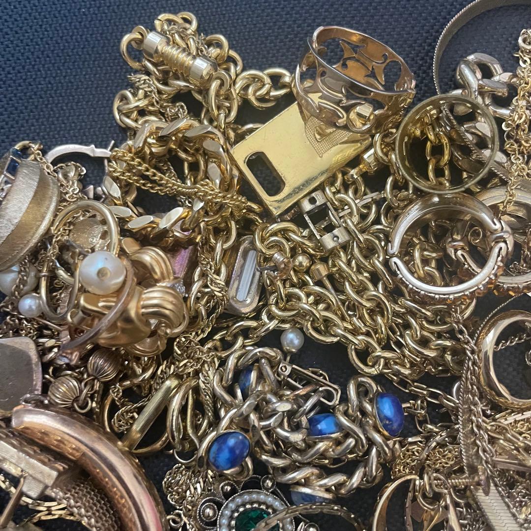 に*ん様 イミテーション アクセサリーまとめ売り ゴールドカラー 金色 総重量5