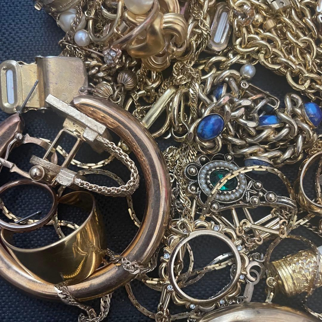 に*ん様 イミテーション アクセサリーまとめ売り ゴールドカラー 金色 総重量5