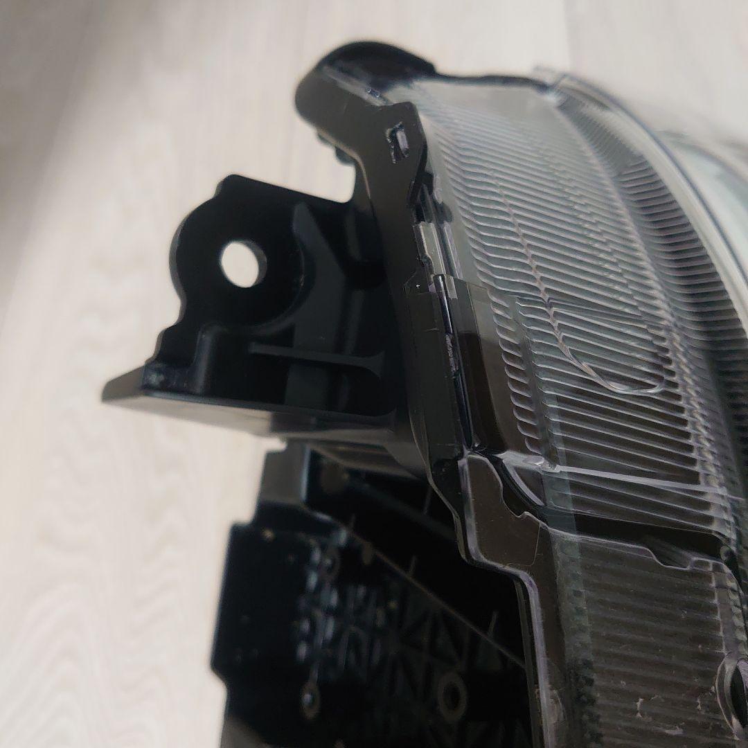 いすゞ エルフ 現行モデル右側LEDヘッドライト