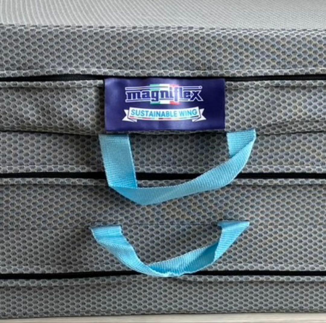 non　 [ Magniflex ］折りたたみ式シングルマットレス グレー