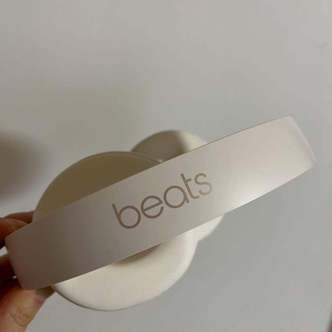 【最終値下げ】Beats SOLO PRO ワイヤレスヘッドフォン ホワイト