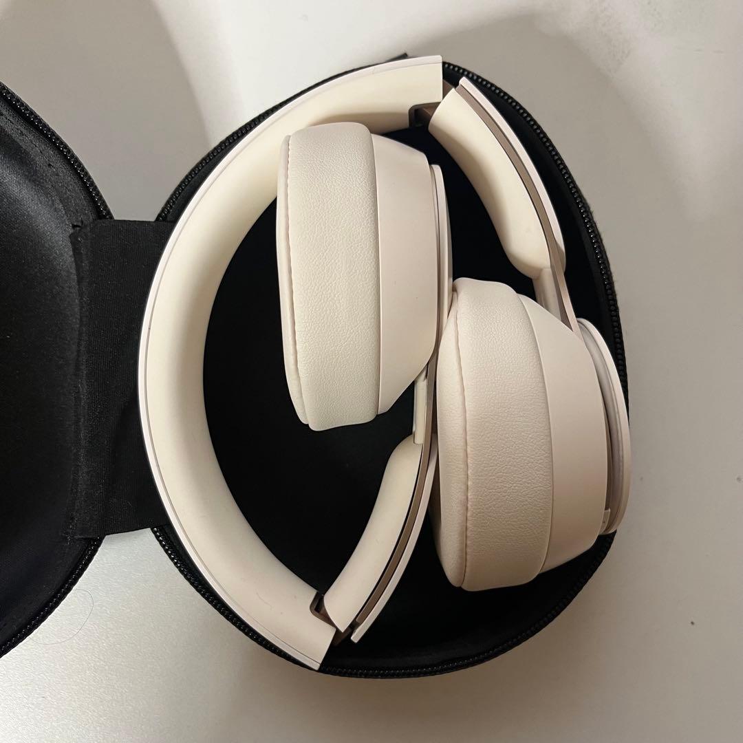 【最終値下げ】Beats SOLO PRO ワイヤレスヘッドフォン ホワイト