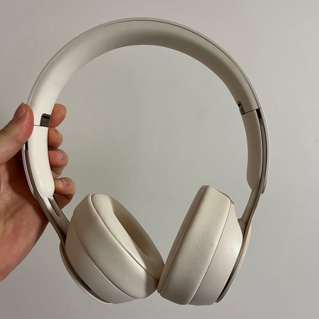 【最終値下げ】Beats SOLO PRO ワイヤレスヘッドフォン ホワイト