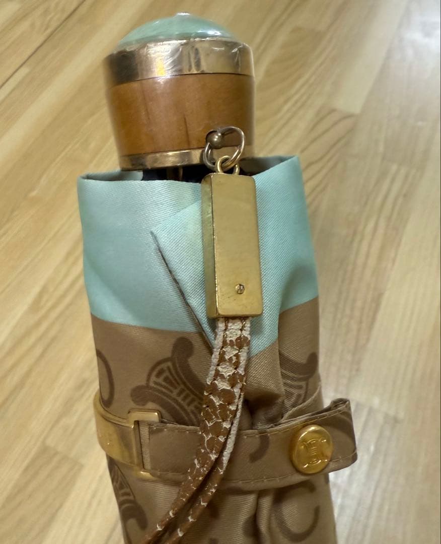 【匿名配送】【美品】CELINE セリーヌ 折りたたみ傘 コンパクト三つ折り傘