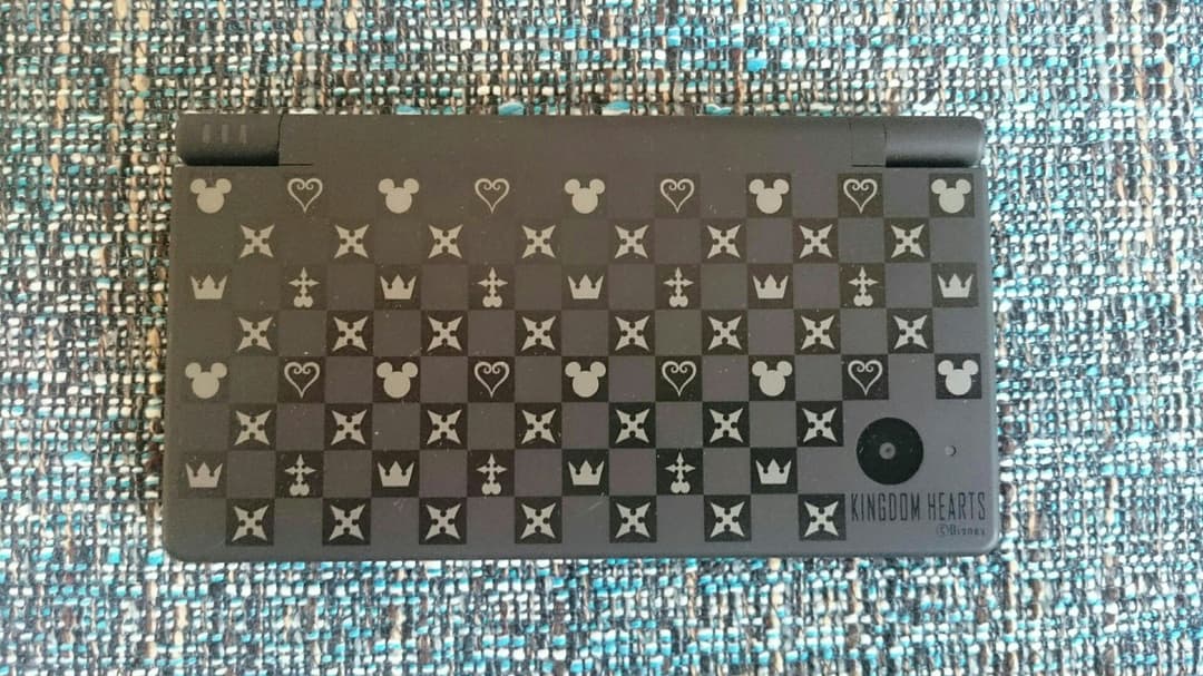 ニンテンドーDSi KINGDOM HEARTS（キングダムハーツ）限定版