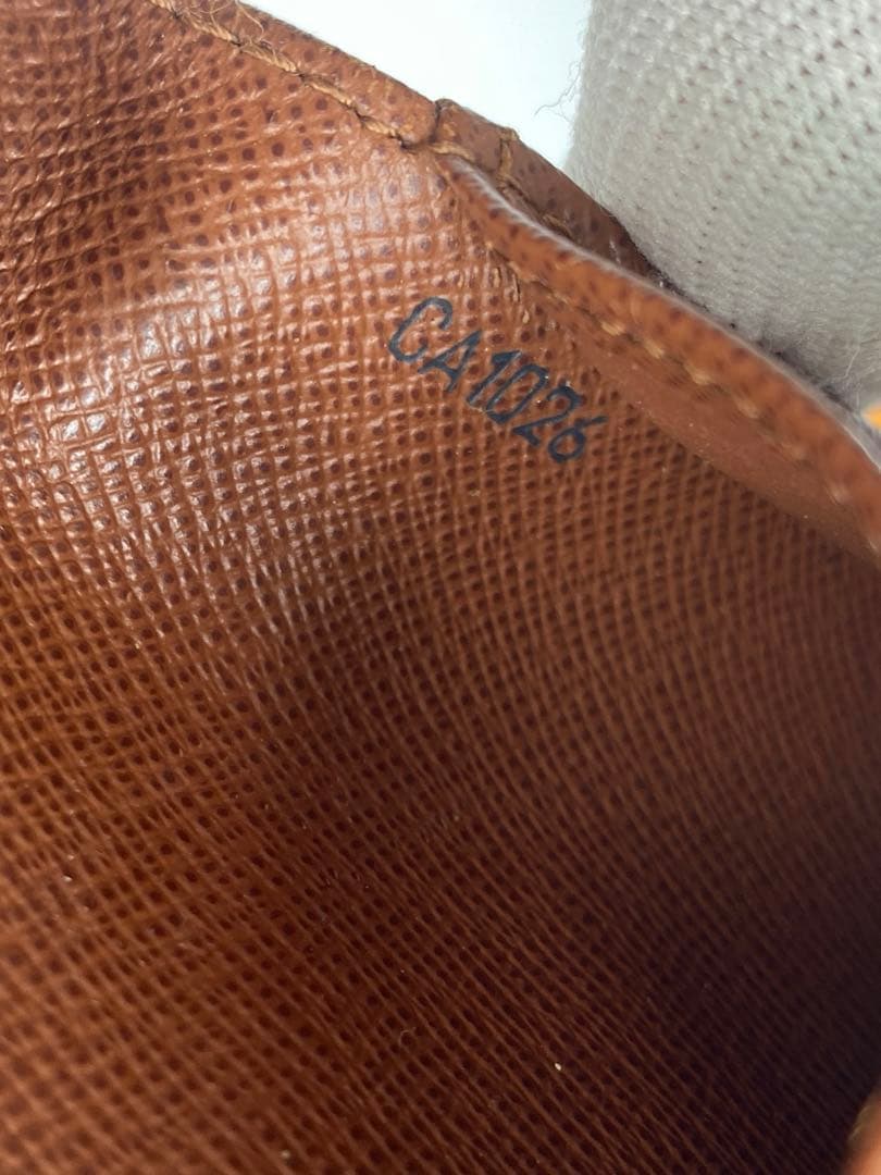 美品 ルイヴィトン モノグラム ポルトフォイユ マルコ 二つ折り財布