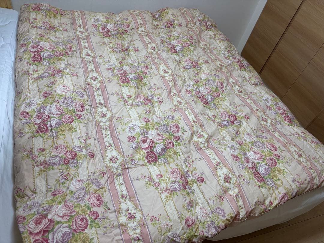 羽毛布団　ダブル　カバー付き