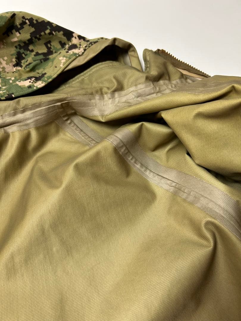 米軍実物　デジタルカモ　ミリタリージャケット　US.NAVY GORE-TEX