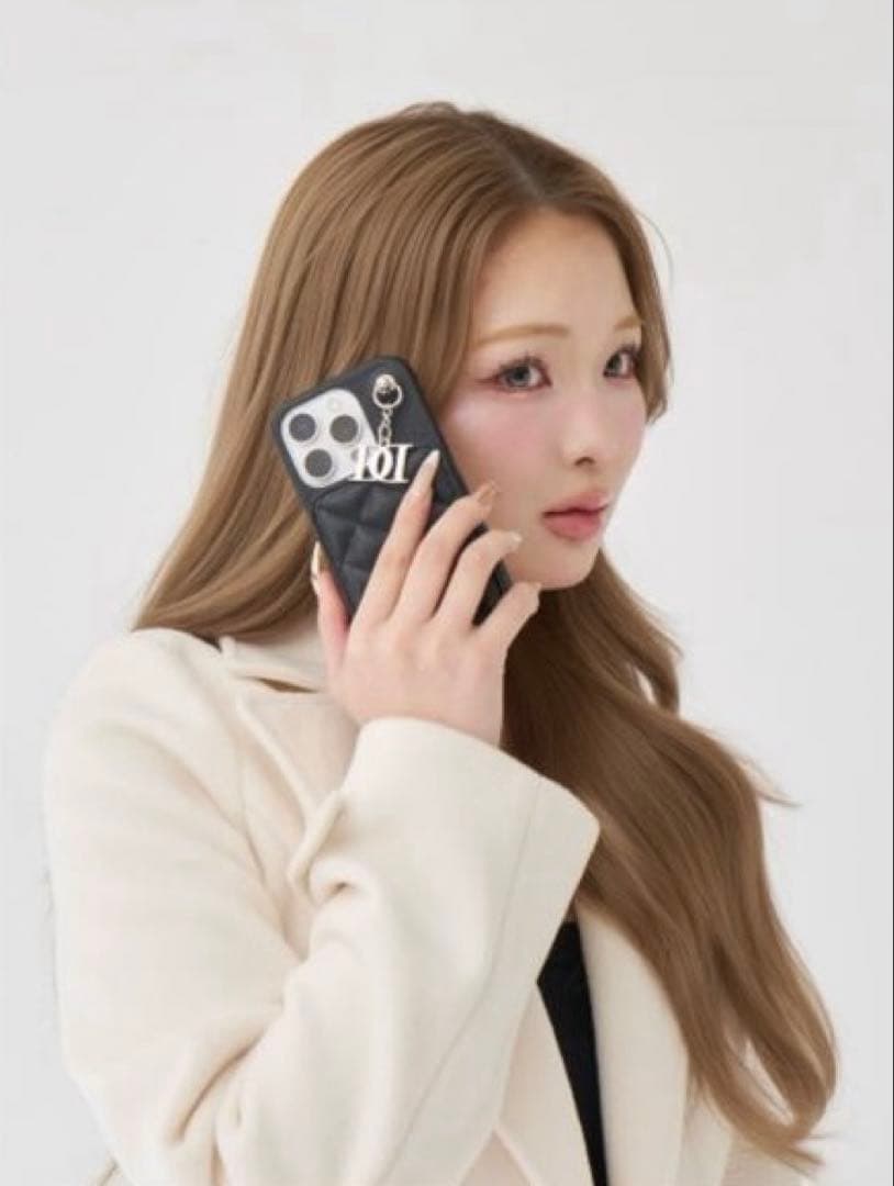 ダーリッチ　ダーリッチ　キルティングミラーDDチャームiPhoneケース　17