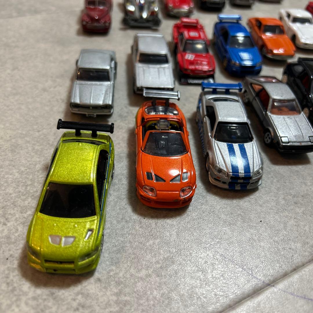 まとめ売りミニカー47台と駐車場・道路セット　トミカ　tomica