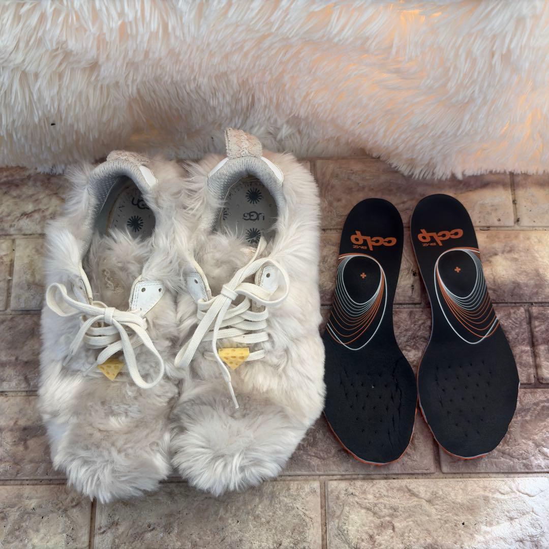 美品　激レアUGG アトモス CA805 X 2020 スニーカー　24cm