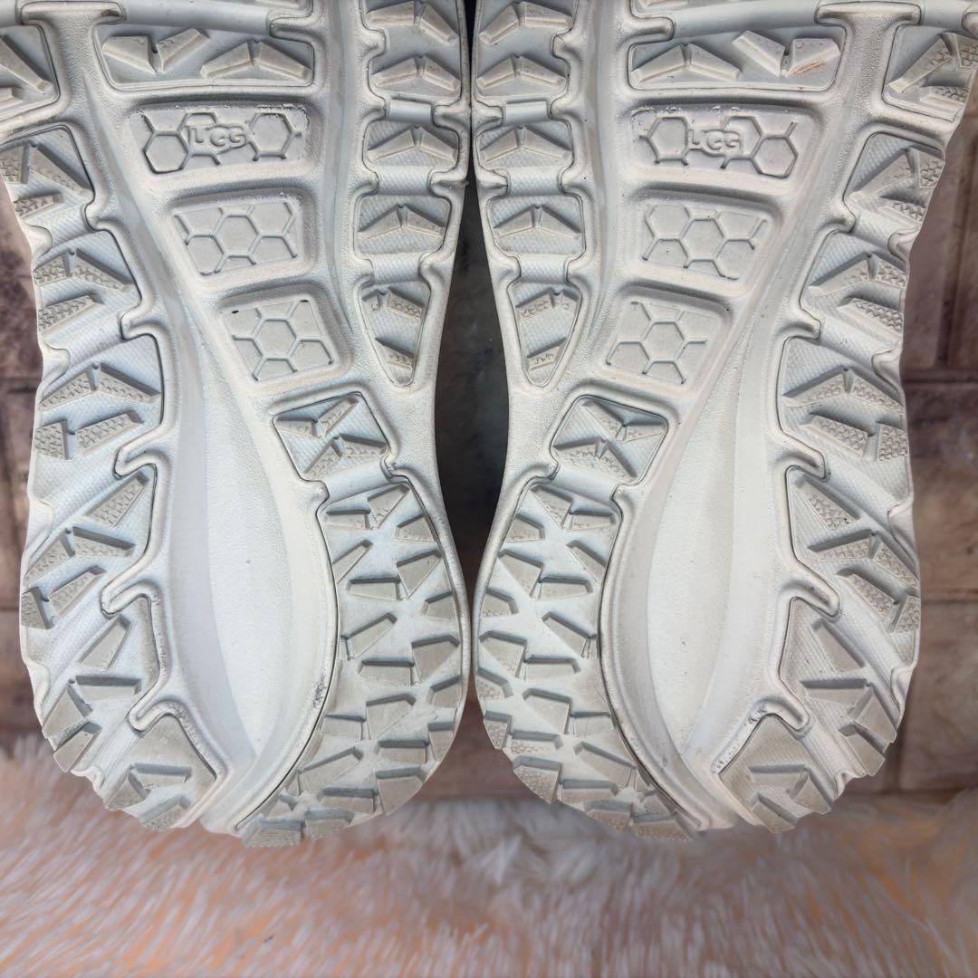 美品　激レアUGG アトモス CA805 X 2020 スニーカー　24cm