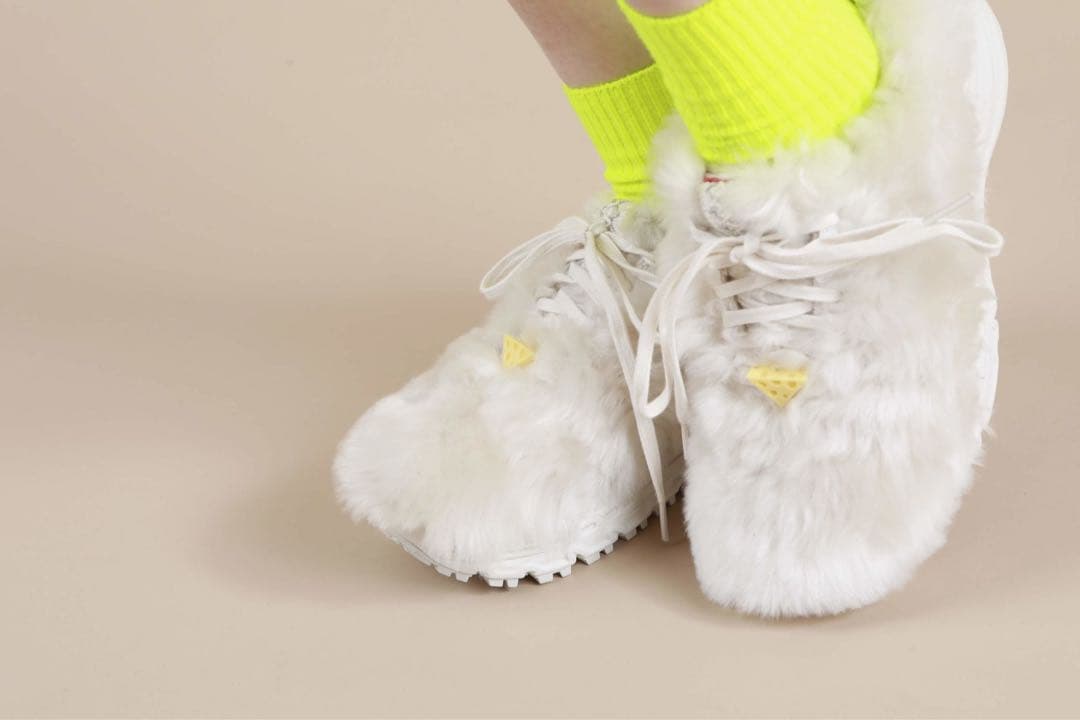 美品　激レアUGG アトモス CA805 X 2020 スニーカー　24cm