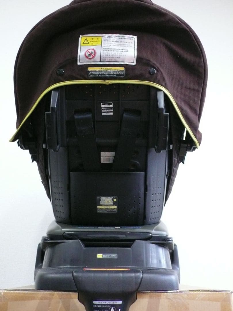 Combi チャイルドシート ブラウン/ライムグリーン