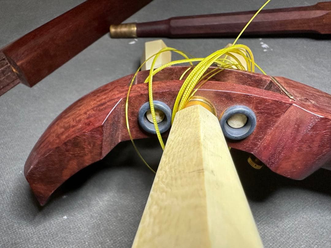 津軽三味線　太棹　紅木紫檀製　天然素材 　弦楽器　民謡 伝統楽器