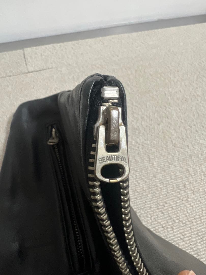 beautiful people 黒レザー クラッチバッグ