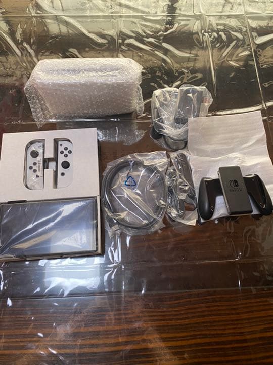 Nintendo Switch 有機EL ホワイトモデル　中古　ドックなど未開封