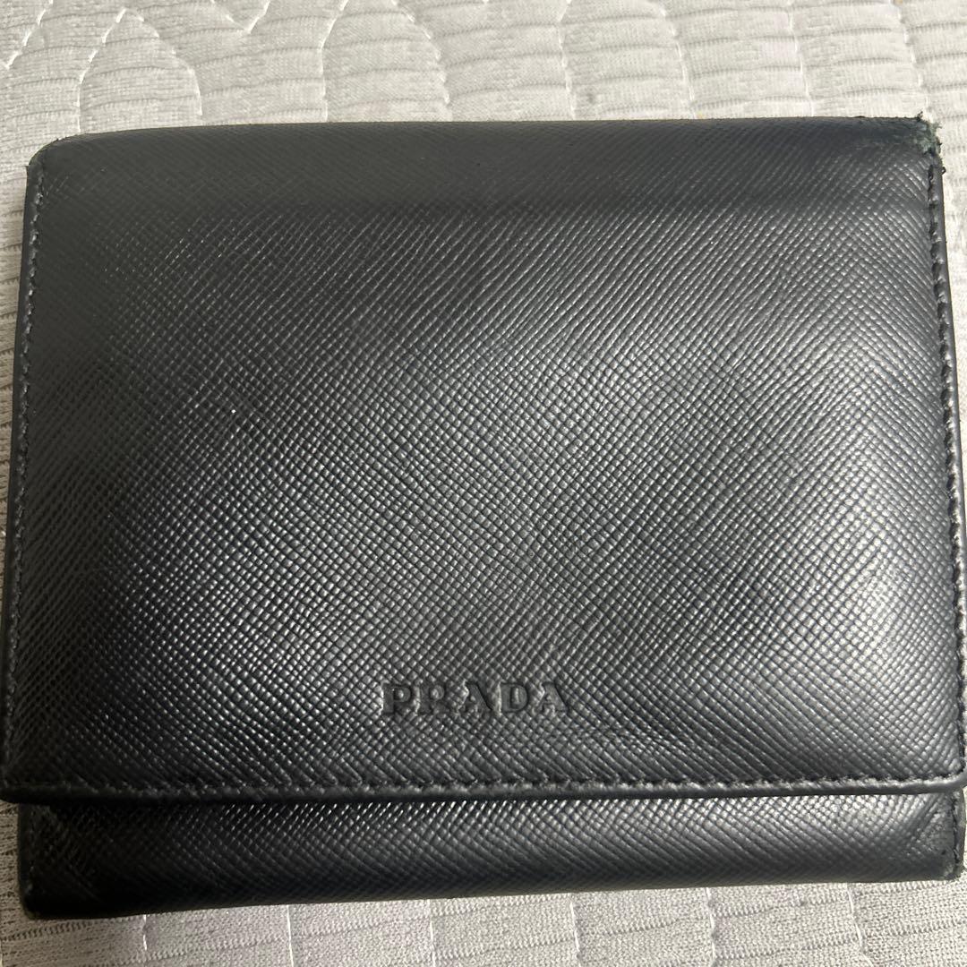廃盤　PRADA ブラック 二つ折り財布
