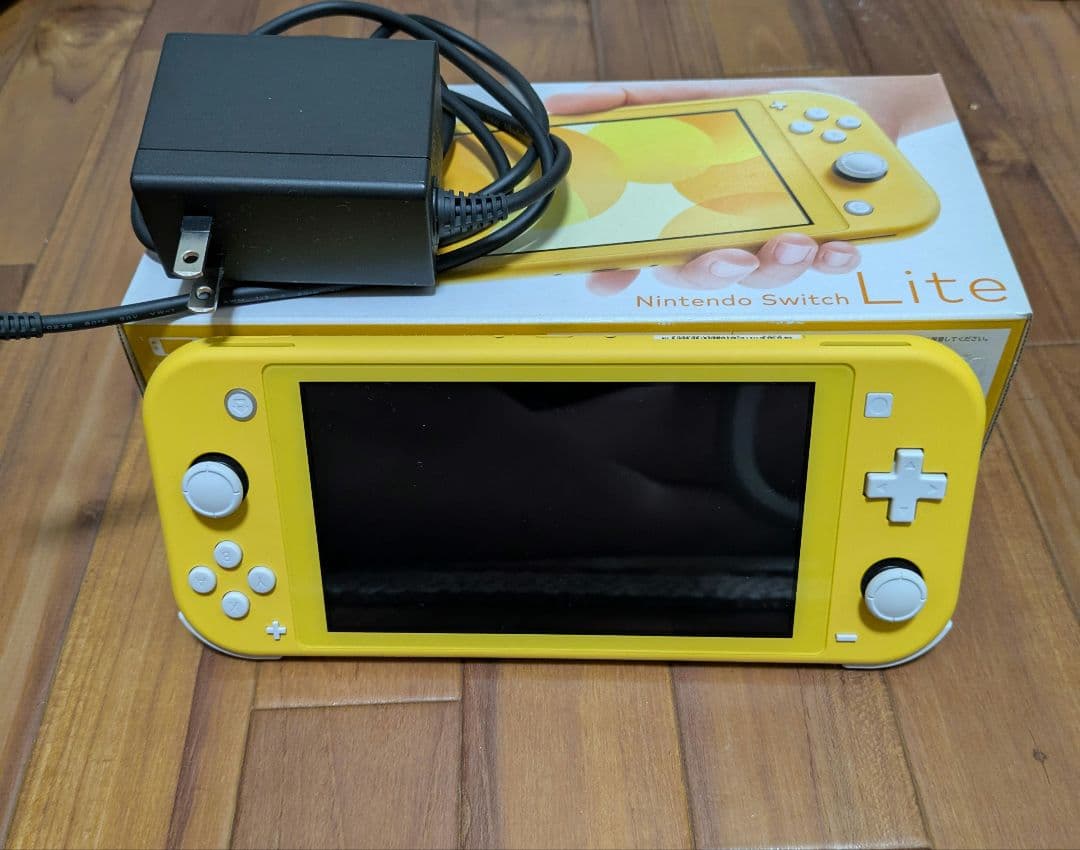 Nintendo Switch Lite イエロー 美品です！