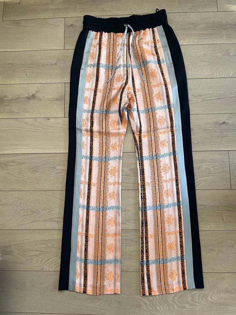 ★値下げ！2/12までの出品！美品！Mame Kurogouchiのシルクパンツ