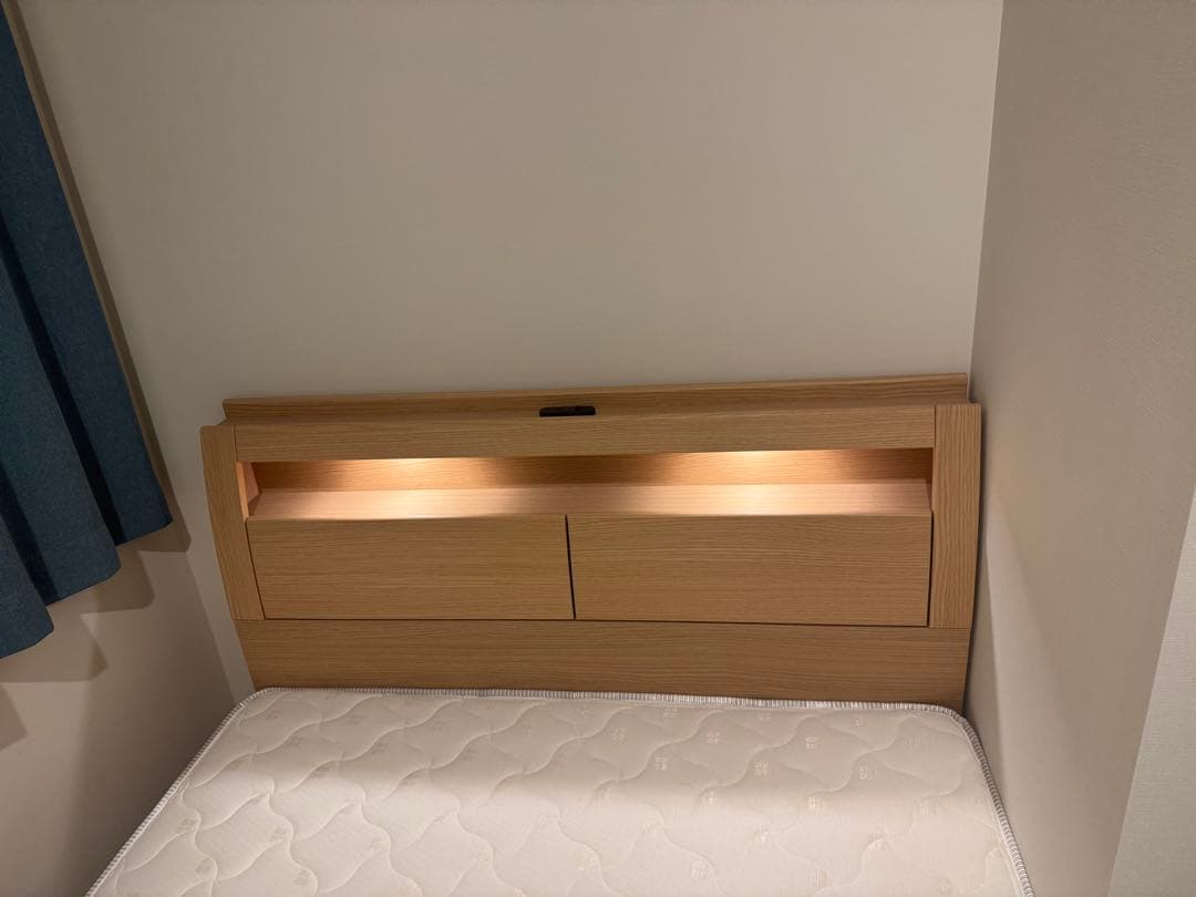 ニトリ ライト コンセント付きベッド セミダブル マットレス 対面のみ