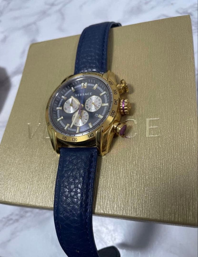 ヴェルサーチ　時計　メンズ