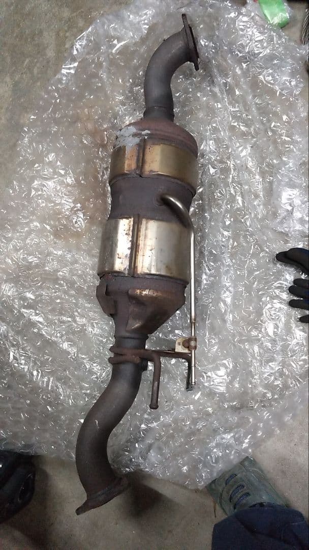 ADF-KDH206V ハイエース 触媒