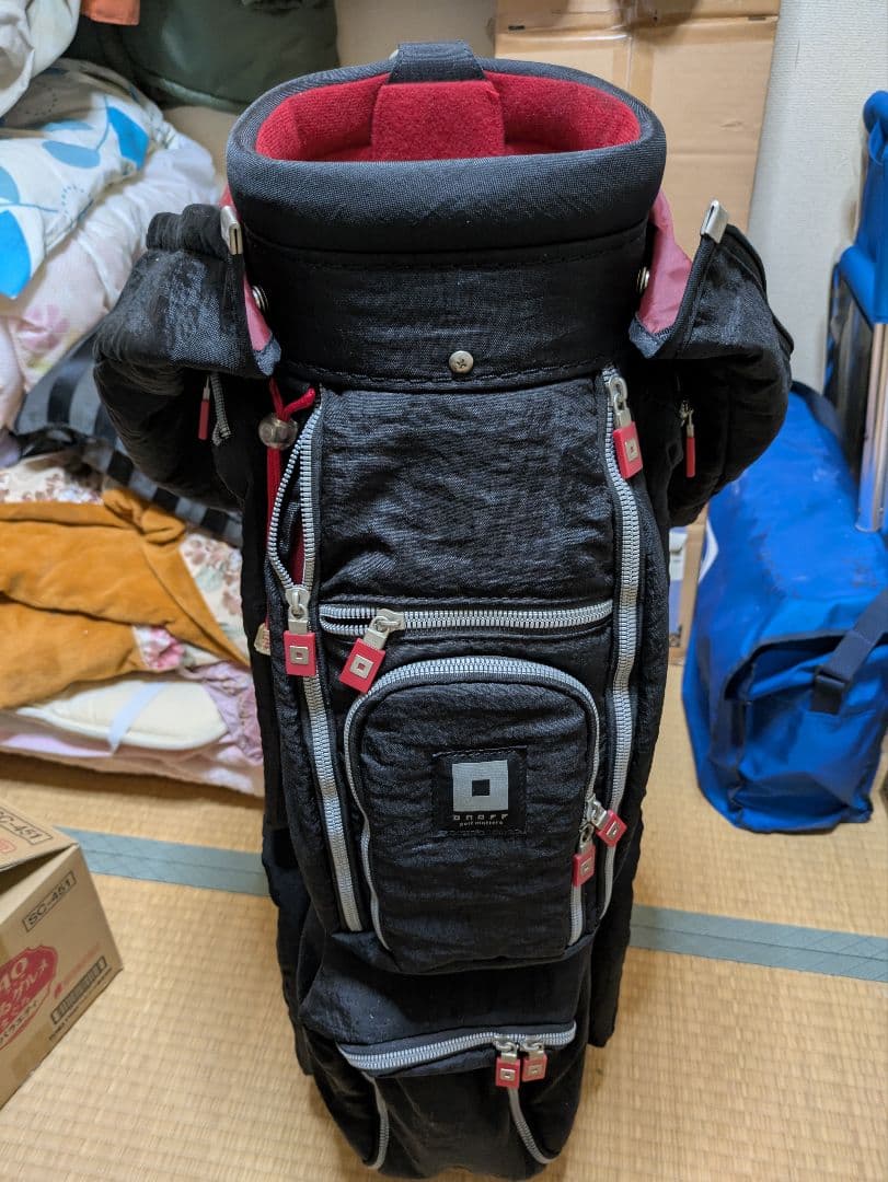 ゴルフキャディバッグ onoff製　美品　黒と赤のコンビネーション
