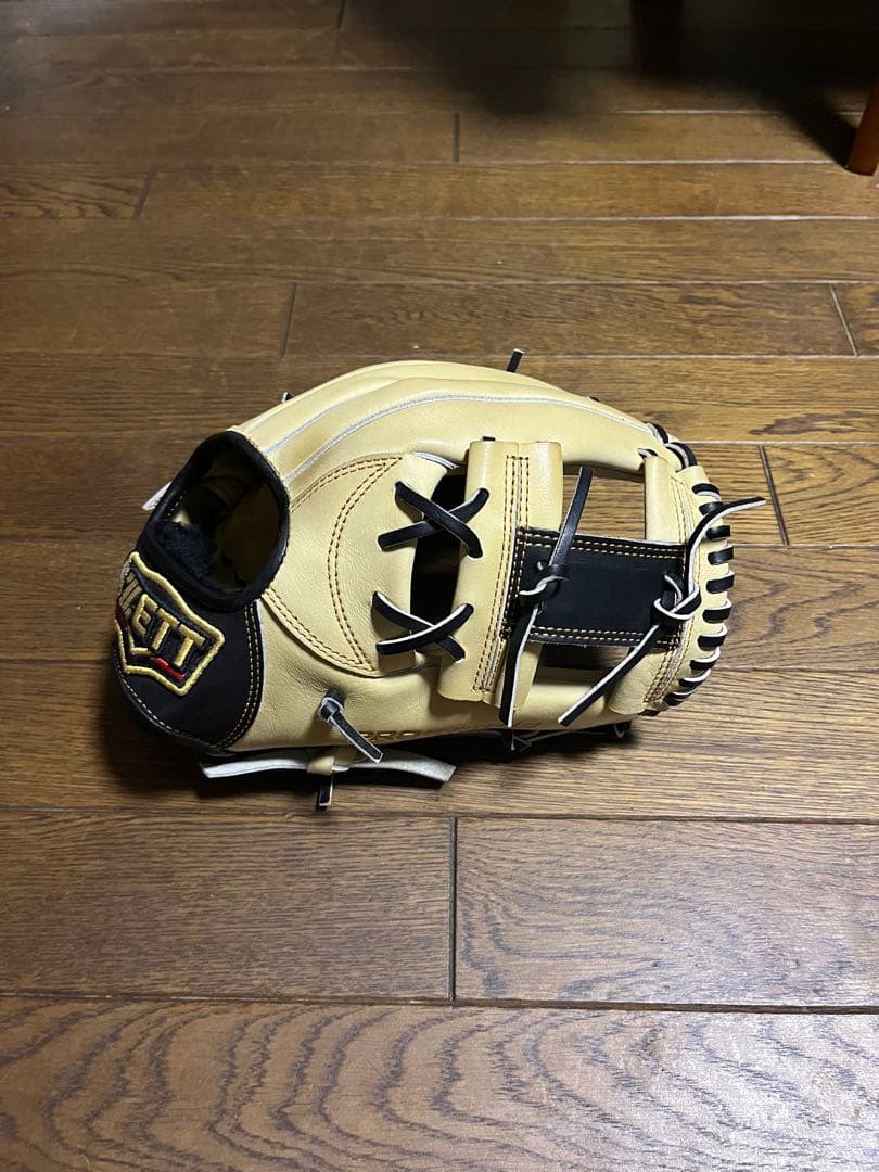 2021年限定モデル　ZEET軟式用グローブ