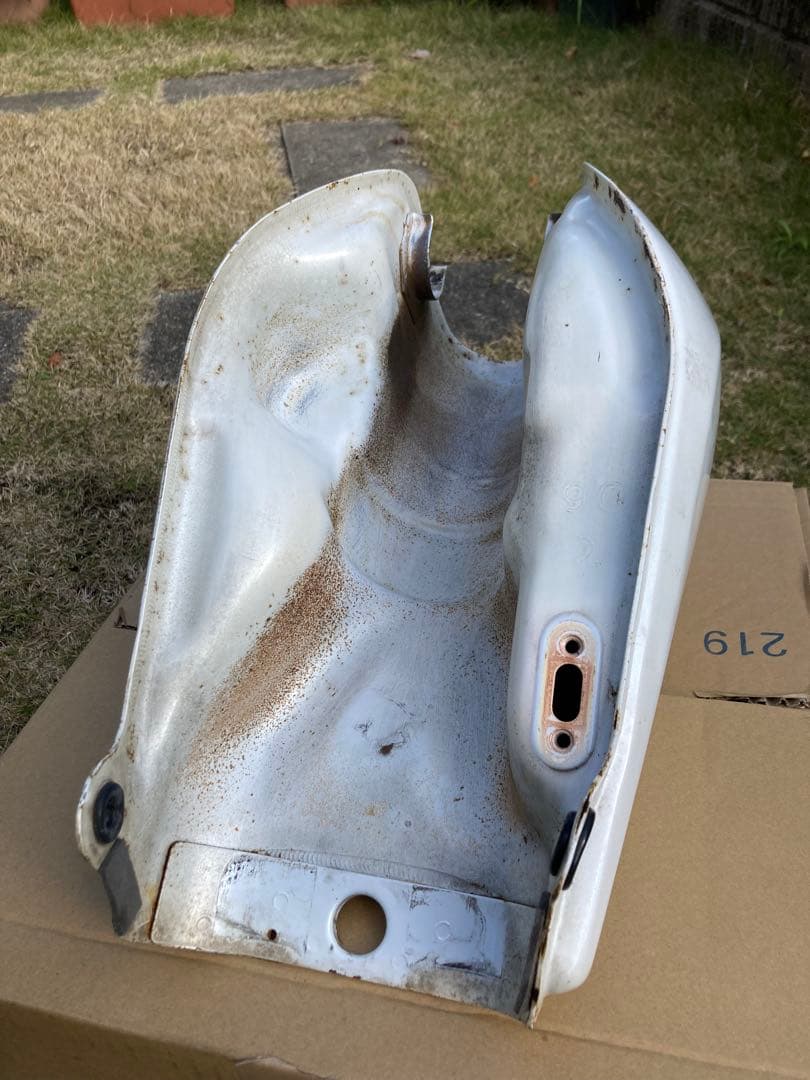 TW２２５　TWタンク　バイクタンク　燃料タンク　内部錆無し！へこみ無し！