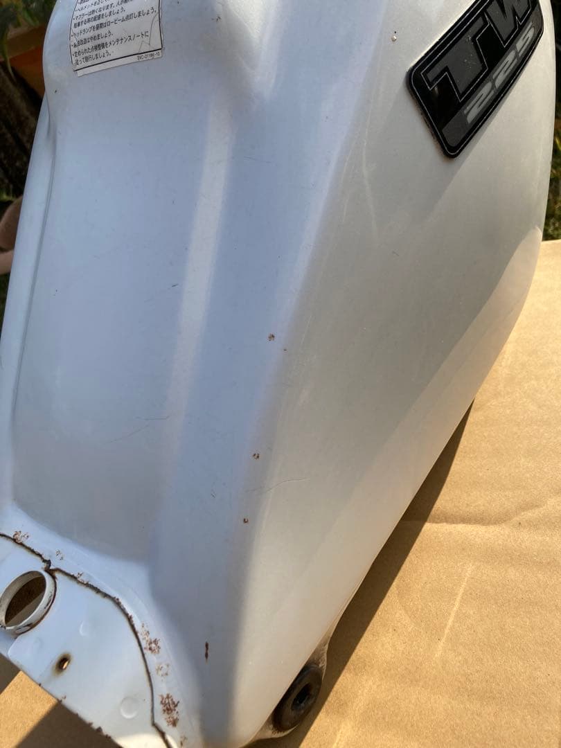 TW２２５　TWタンク　バイクタンク　燃料タンク　内部錆無し！へこみ無し！