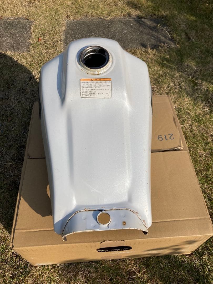 TW２２５　TWタンク　バイクタンク　燃料タンク　内部錆無し！へこみ無し！