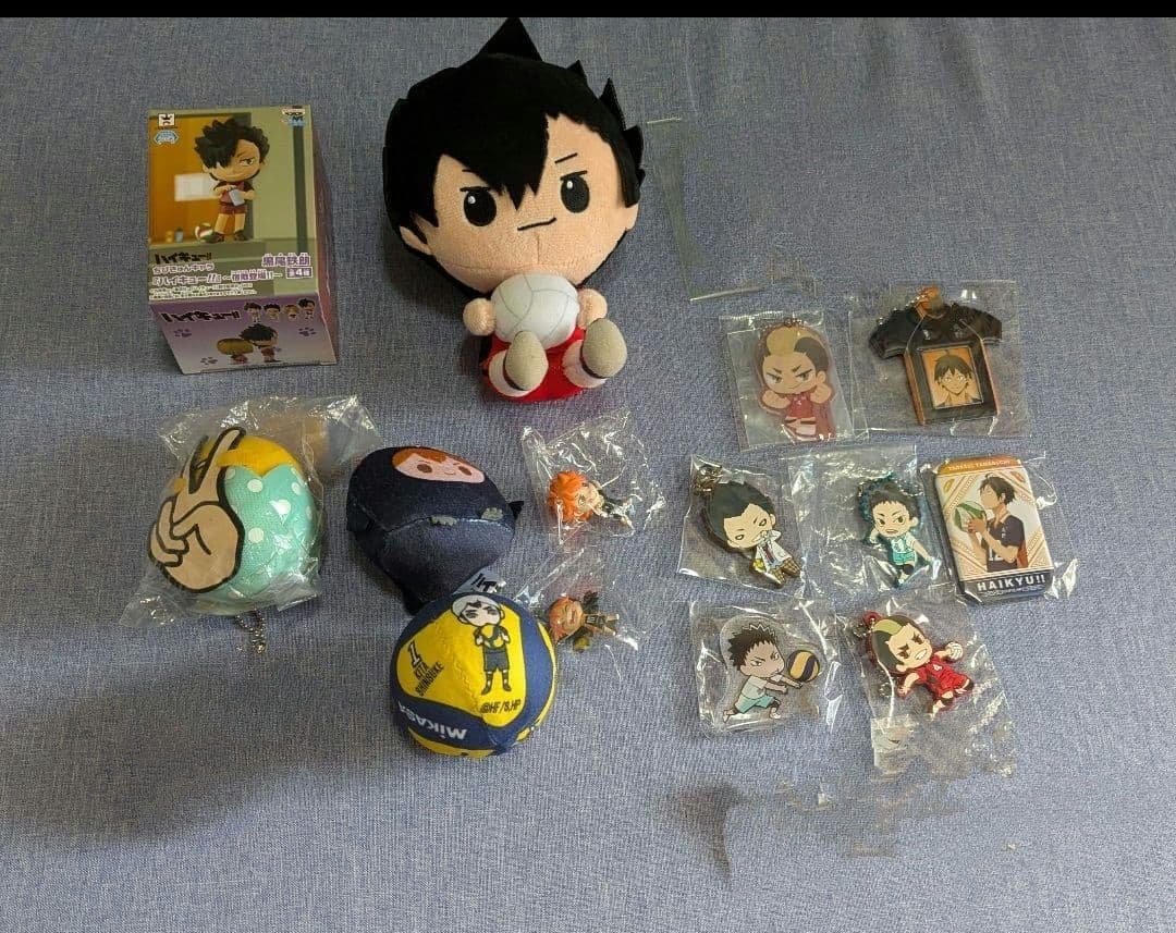 ハイキュー(非全巻30·39巻欠品) 当時のジャンプに関連本とグッズ 多数セット