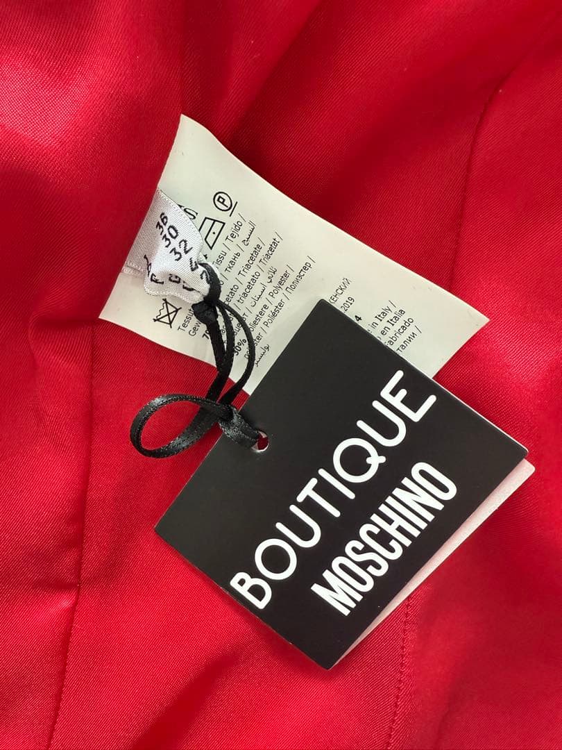 BOUTIQUE MOSCHINO 赤 テーラードジャケット
