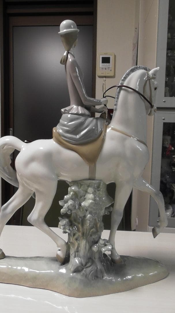 ヨシカネ　LLADRO　リヤドロ　【白い馬の少女】１6　リアドロ　L488