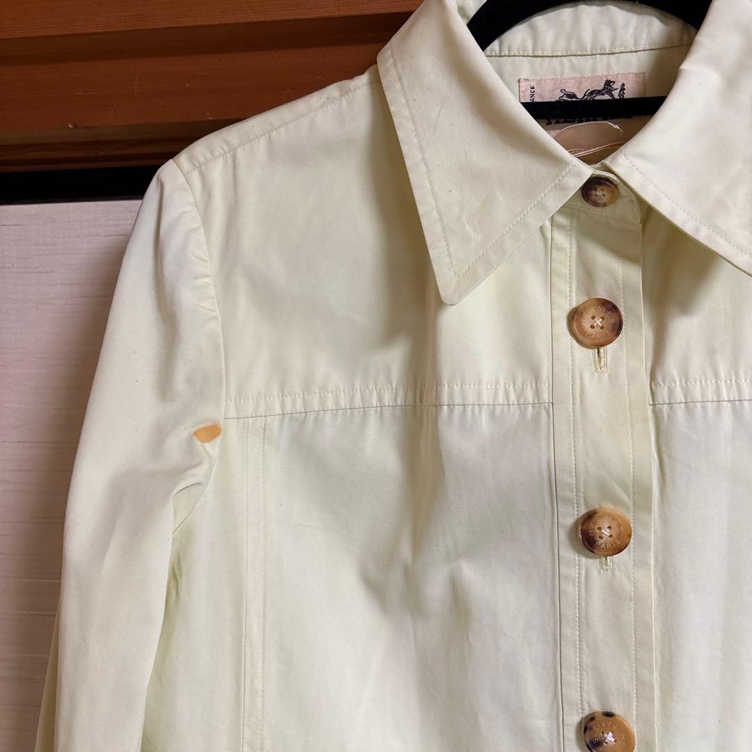 エルメス淡い黄色のトレンチコート