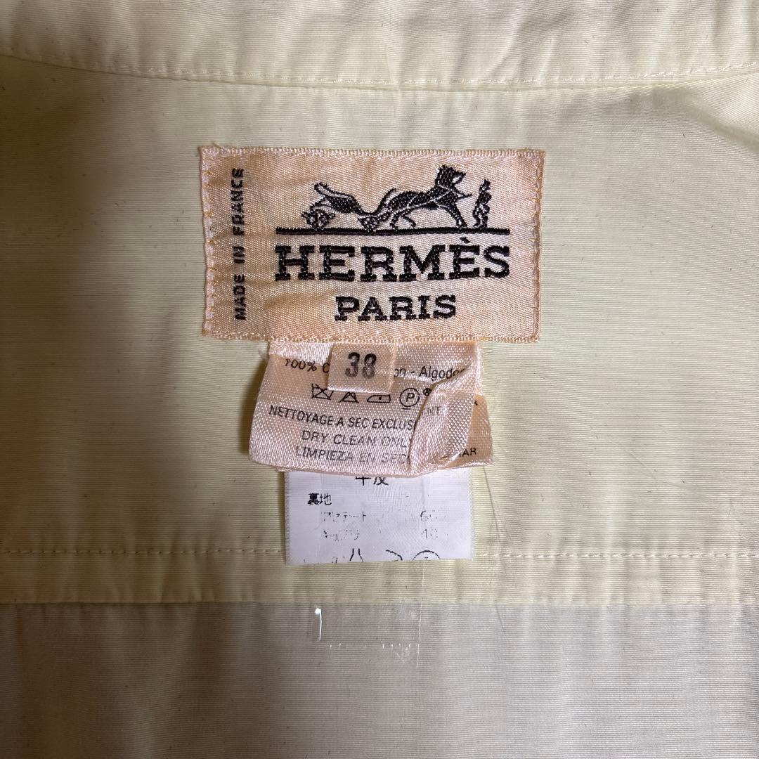 エルメス淡い黄色のトレンチコート